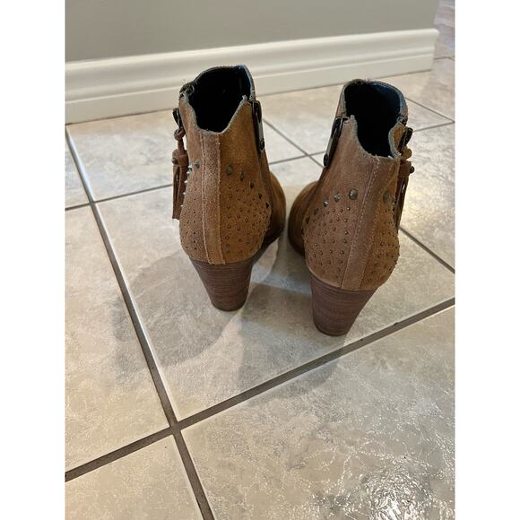 Guess Ankle Booties Studded Block Heel Side Tassel Zip Brown Suede Size 7.5M - Picture 4 of 8